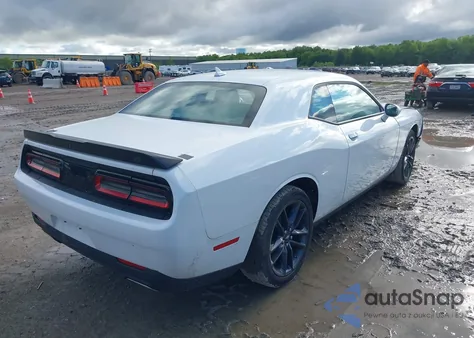 2022 Dodge Challenger Sxt Awd z USA, uszkodzony, nr VIN 2C3CDZGGXNH238891